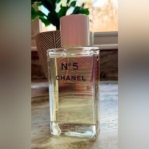 Chanel No 5 L'HUILE CORPS The Body Oil. No box